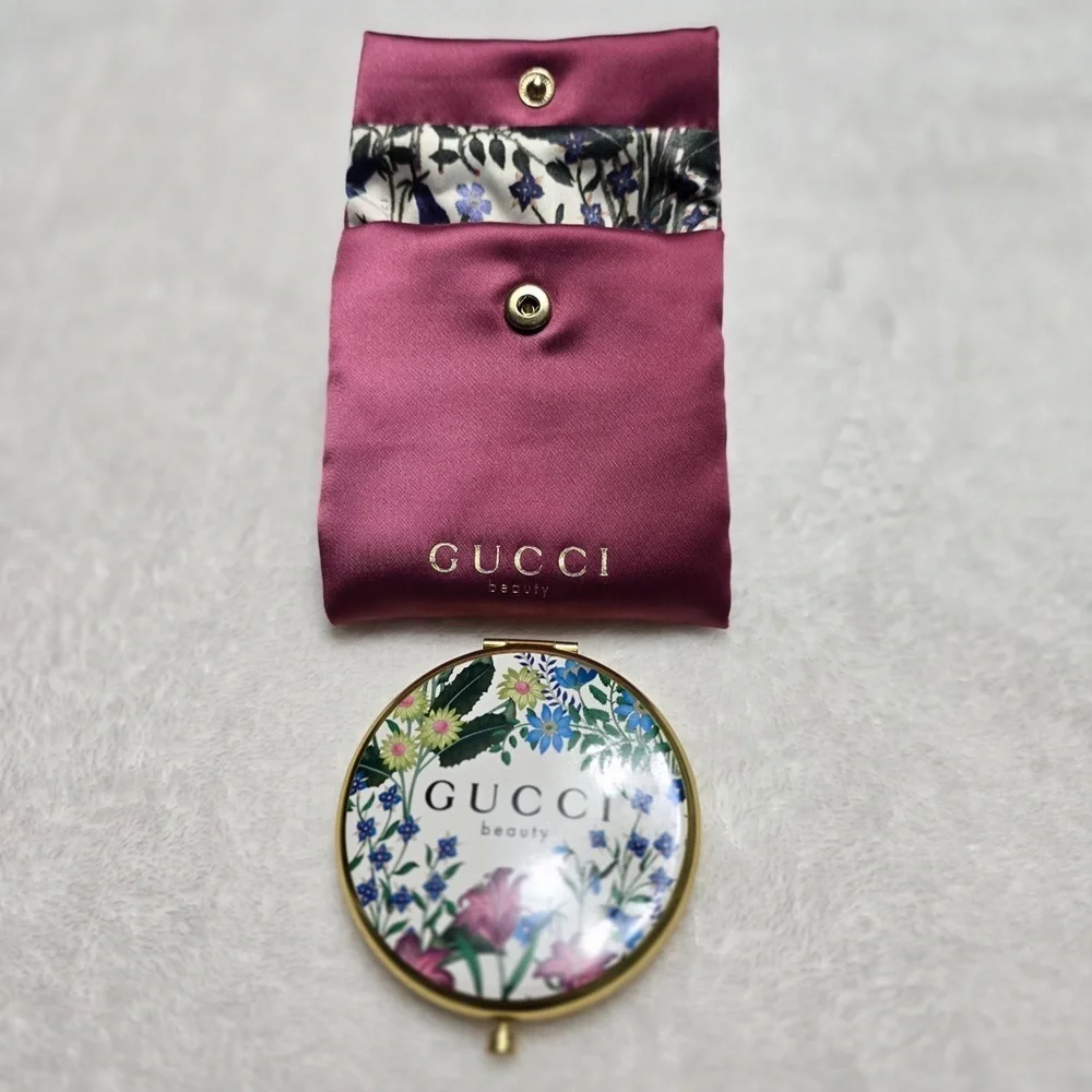 Gucci Beauty Compact with Floral Design NEW In Bag